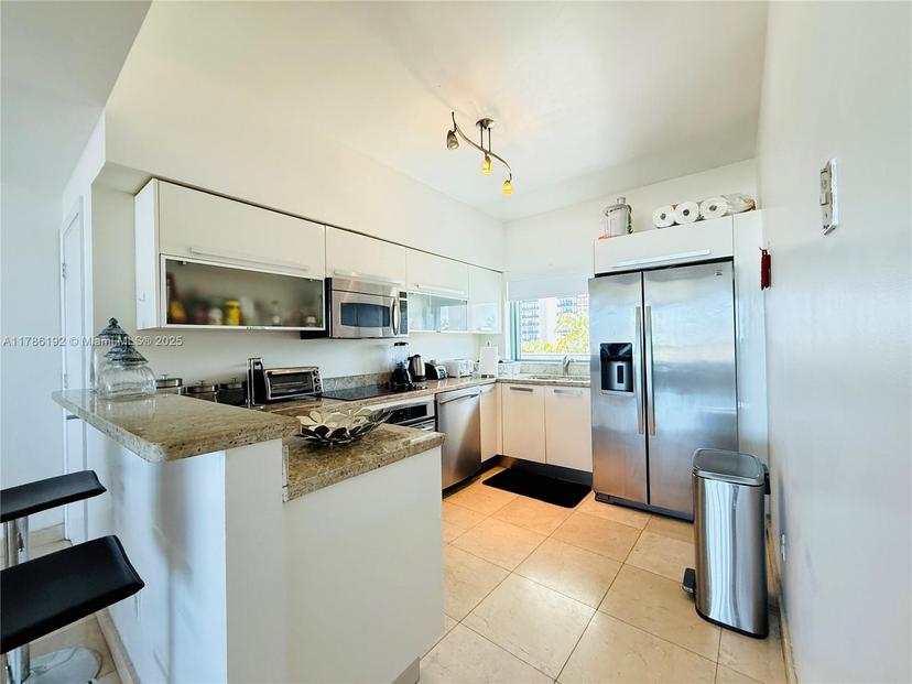 Picture of 601 NE 36 St # 803, Miami FL 33137
