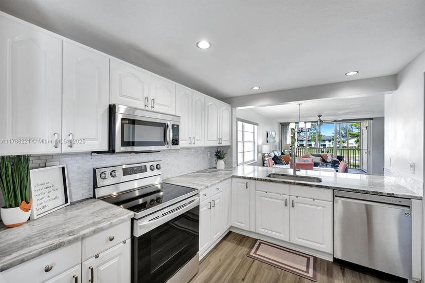 Picture of 1084 Forest Lakes Dr # 201, Other City - In The State Of Florida FL 34105