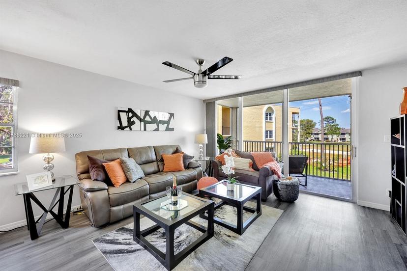 Picture of 1084 Forest Lakes Dr # 201, Other City - In The State Of Florida FL 34105