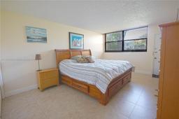 Picture of 491 Racquet Club Rd # 113, Weston, FL 33326