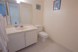 Picture of 491 Racquet Club Rd # 113, Weston, FL 33326