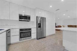 Picture of 806 NE 4Th St, Hallandale Beach, FL 33009