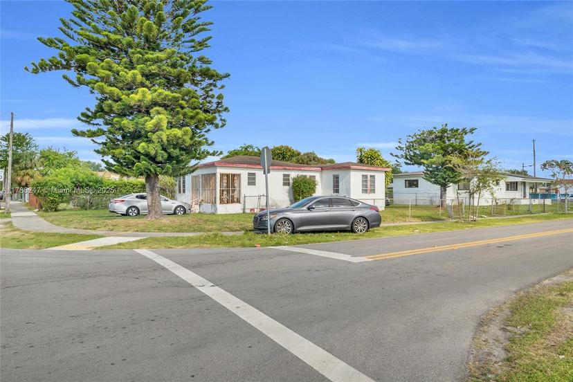 Picture of 1301 NW 68Th Ter, Miami FL 33147