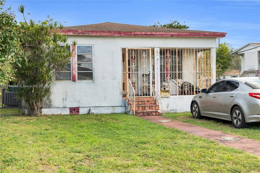Picture of 1301 NW 68Th Ter, Miami FL 33147