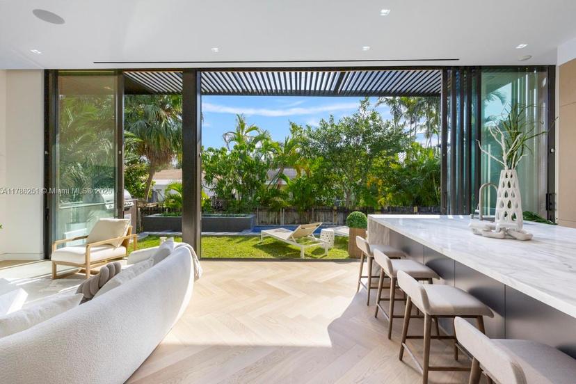 Picture of 536 W 51St St, Miami Beach FL 33140
