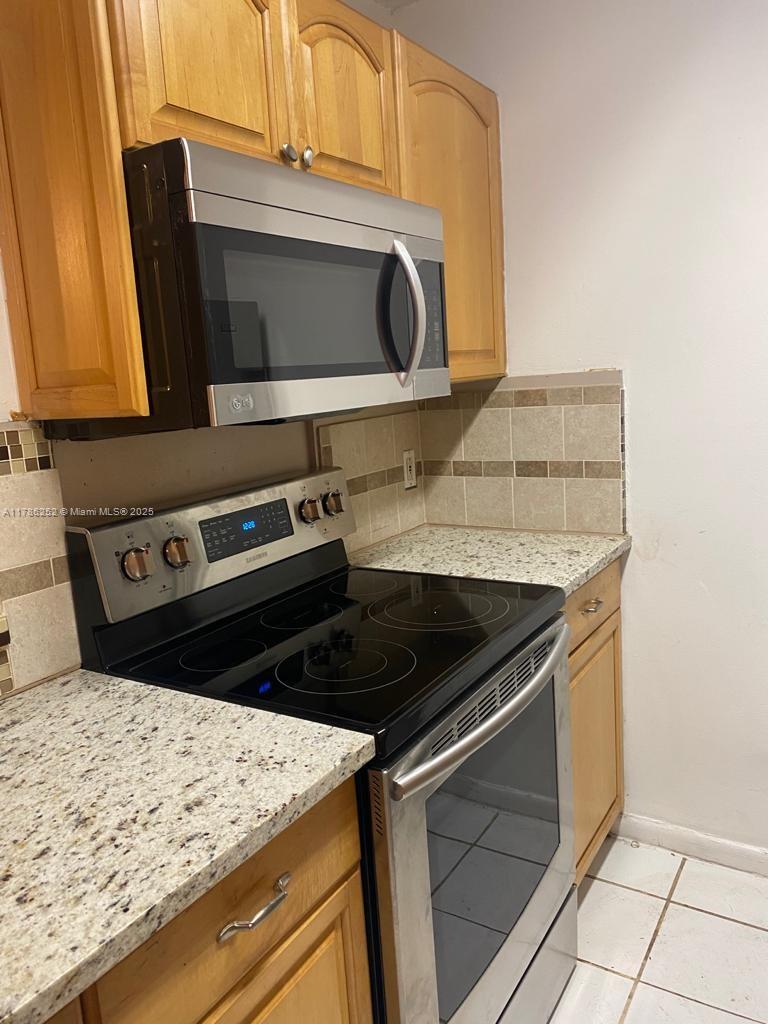 Picture of 15 Crossings Cir # A, Boynton Beach FL 33435