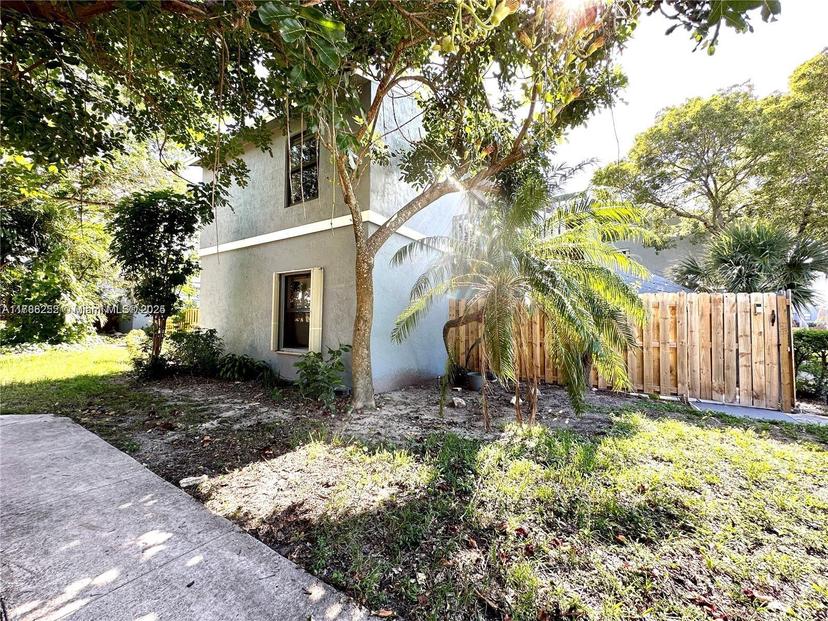 Picture of 15 Crossings Cir # A, Boynton Beach FL 33435