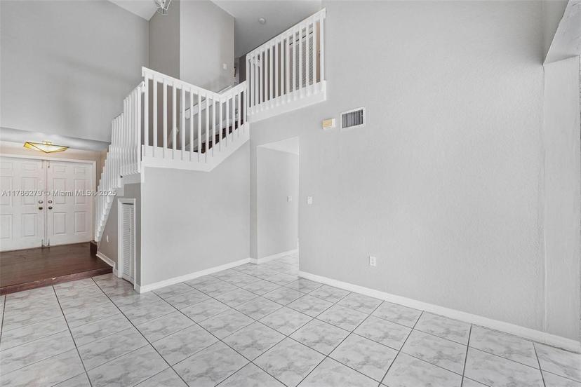 Picture of 16122 SW 104Th Ter, Miami FL 33196