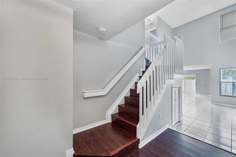 Picture of 16122 SW 104Th Ter, Miami FL 33196