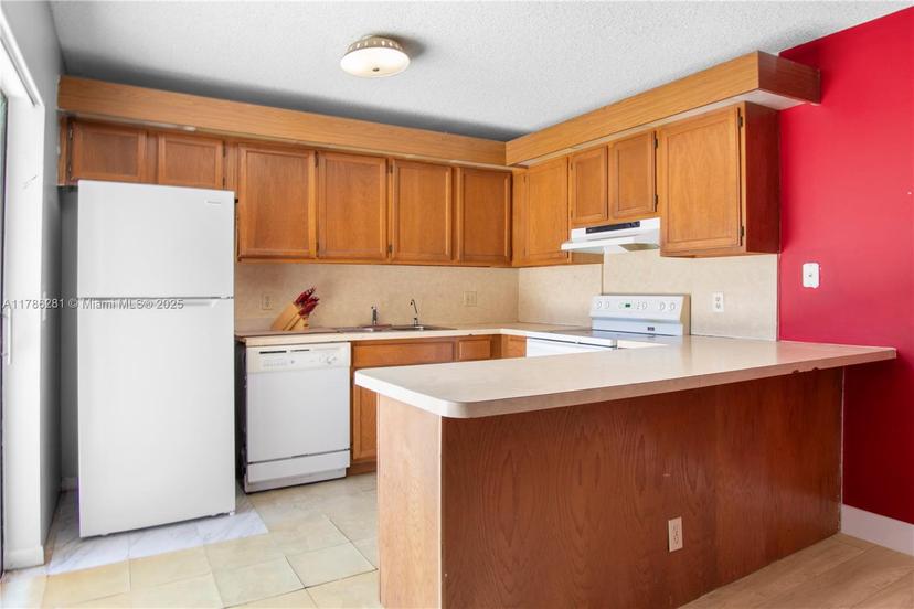 Picture of 2572 Lakeview Ct, Cooper City FL 33026