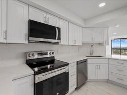 Picture of 2000 Presidential Way # 901, West Palm Beach, FL 33401