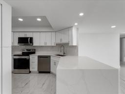 Picture of 2000 Presidential Way # 901, West Palm Beach, FL 33401
