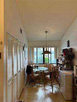 Picture of 19943 NE 5Th Ct # 2M, Miami, FL 33179
