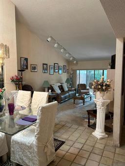 Picture of 19943 NE 5Th Ct # 2M, Miami, FL 33179