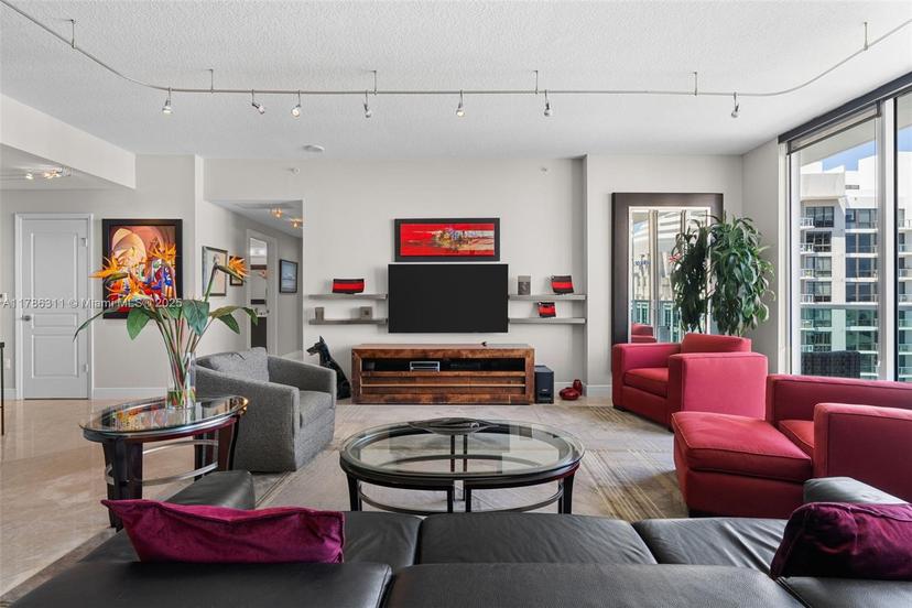 Picture of 350 SE 2Nd St, Fort Lauderdale FL 33301