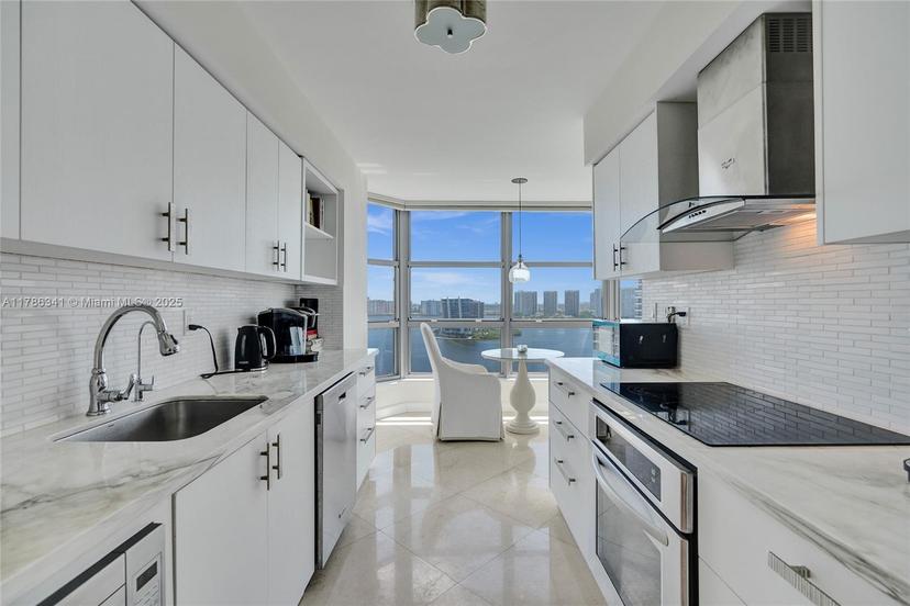 Picture of 3500 Mystic Pointe Dr # 2101, Aventura FL 33180