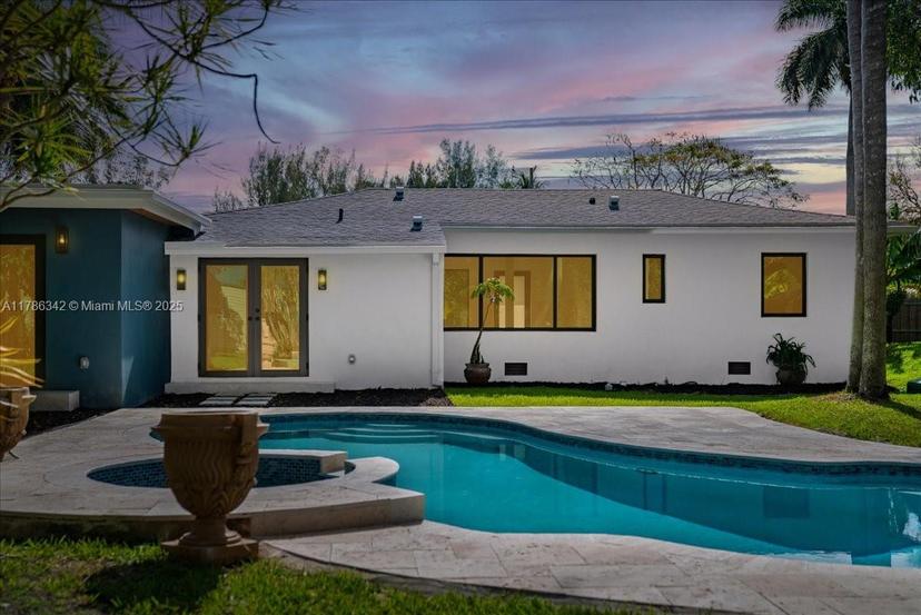 Picture of 13800 S Biscayne River Rd, Miami FL 33161