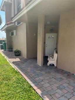 Picture of 8270 NW 191St Ln # 13L, Hialeah, FL 33015