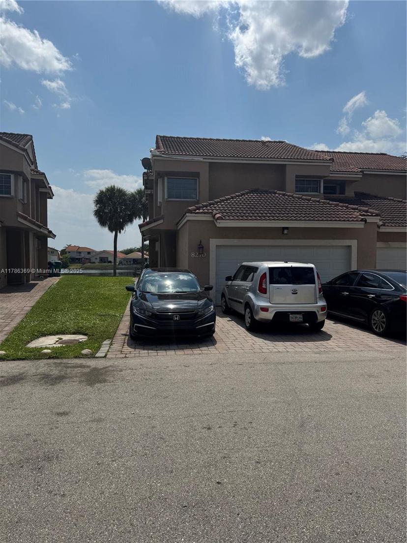 Picture of 8270 NW 191St Ln # 13L, Hialeah FL 33015