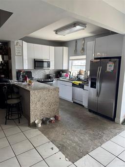 Picture of 8270 NW 191St Ln # 13L, Hialeah, FL 33015