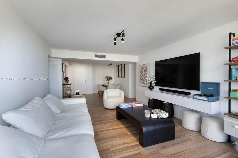 Picture of 600 Biltmore Way # 513, Coral Gables FL 33134