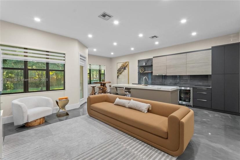 Picture of 121 SW 127Th Ter, Plantation FL 33325