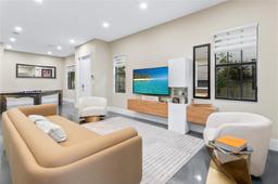 Picture of 121 SW 127Th Ter, Plantation, FL 33325