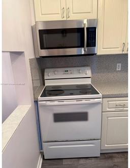 Picture of 8920 Sunrise Lakes Blvd # 105, Sunrise, FL 33322