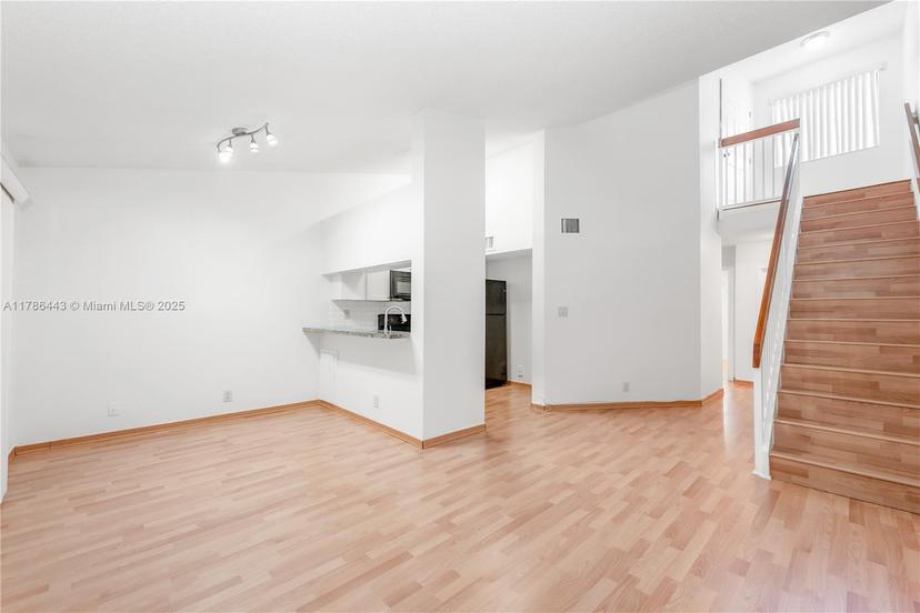 Picture of 14006 SW 90Th Ter # 14006, Miami FL 33186