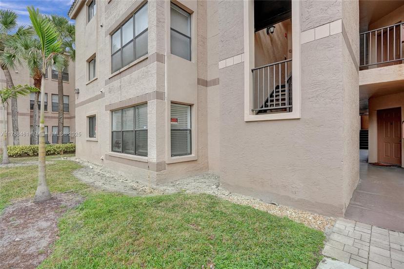 Picture of 2866 S University Dr # 5107, Davie FL 33328