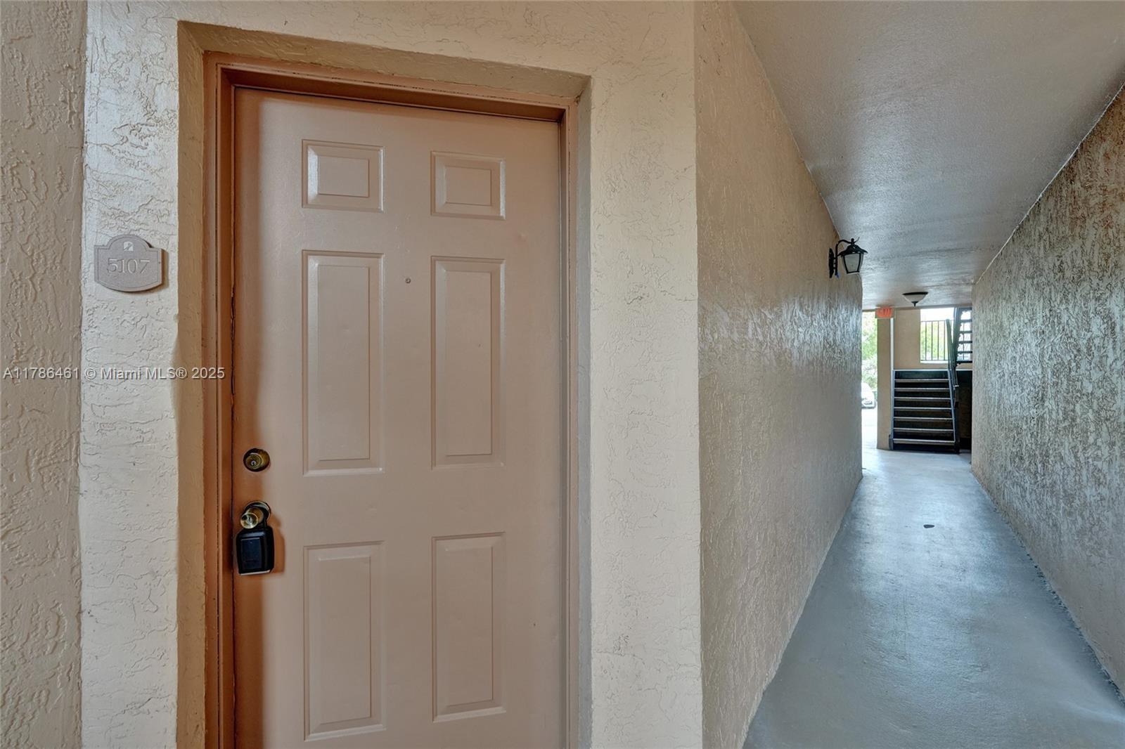 Picture of 2866 S University Dr # 5107, Davie, FL 33328
