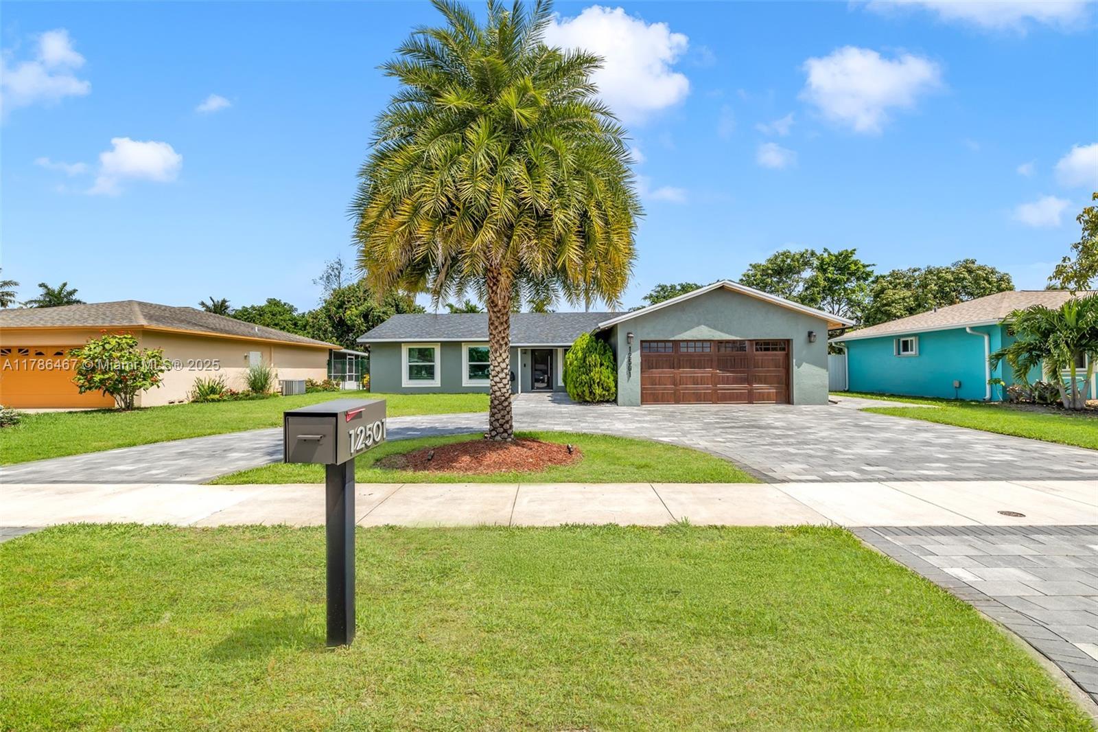Picture of 12501 SW 10Th Ct, Davie, FL 33325