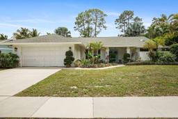 Picture of 710 Daffodil Dr, Wellington, FL 33414