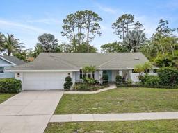 Picture of 710 Daffodil Dr, Wellington, FL 33414
