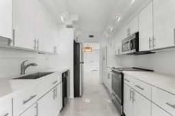 Picture of 19707 Turnberry Way # 8B, Aventura, FL 33180