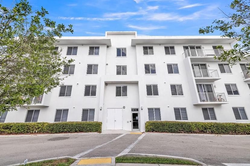 Picture of 2651 NE 212Th Ter # 305, Miami FL 33180
