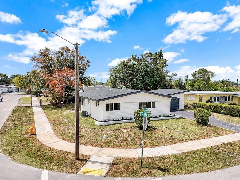 Picture of 3950 NW 189Th Ter, Miami Gardens FL 33055