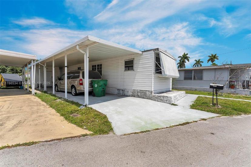 Picture of 8641 SW 15Th Ct, Davie FL 33324