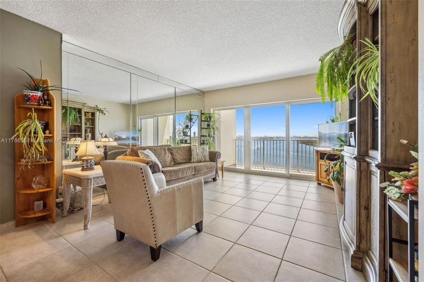 Picture of 300 Bayview Dr # 1214, Sunny Isles Beach FL 33160