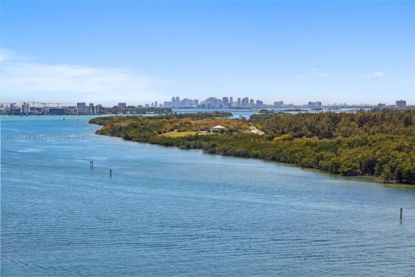 Picture of 300 Bayview Dr # 1214, Sunny Isles Beach FL 33160