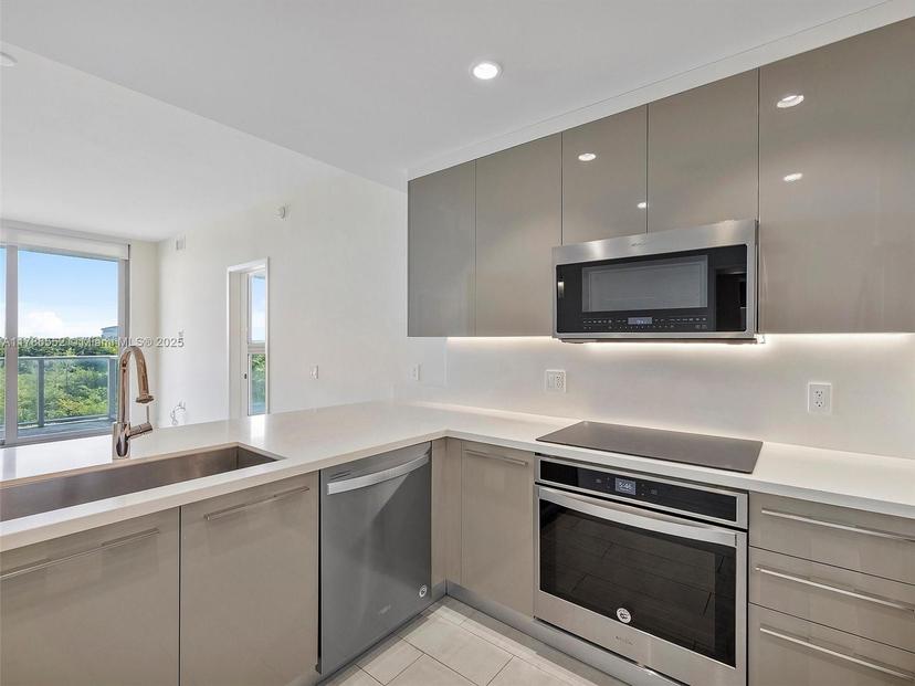 Picture of 2000 Metropica Way # 502, Sunrise FL 33323