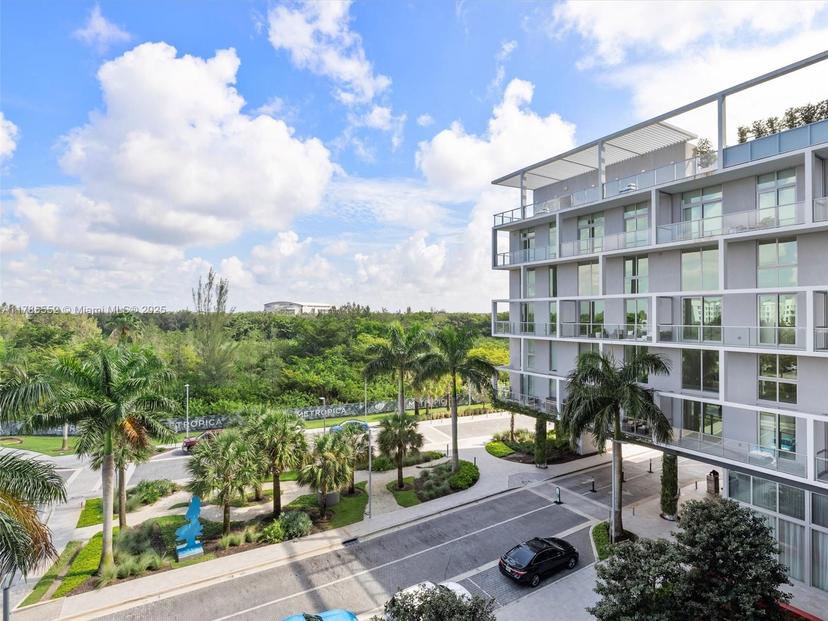 Picture of 2000 Metropica Way # 502, Sunrise FL 33323