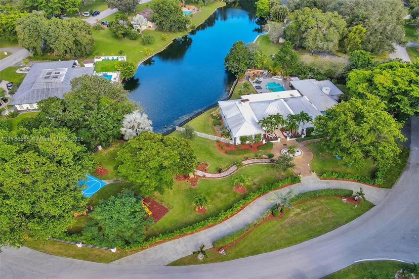 Picture of 11155 SW 40Th St, Davie FL 33328