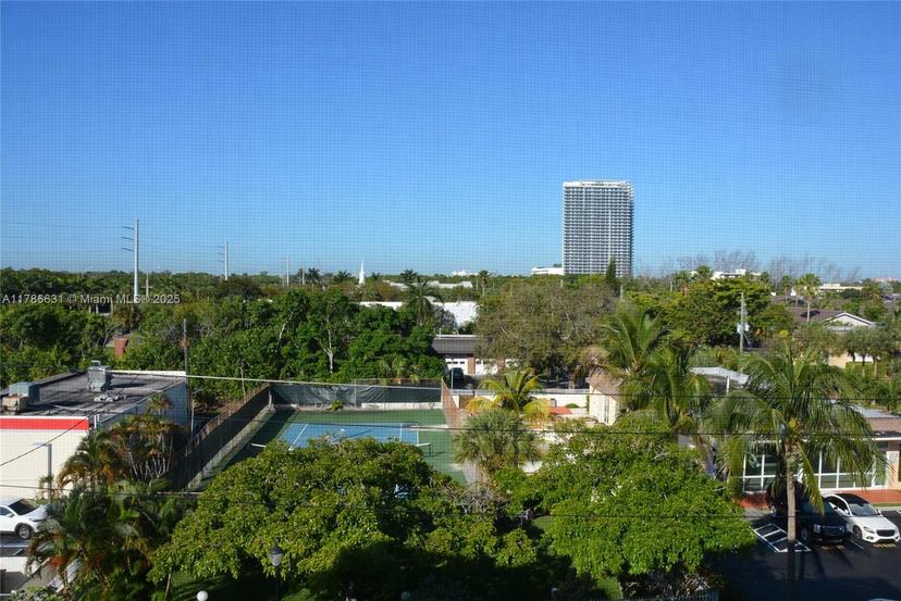 Picture of 2821 N Miami Beach Blvd # 5E, North Miami Beach FL 33160