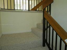Picture of 323 Ives Dairy Rd # 05, Miami, FL 33179