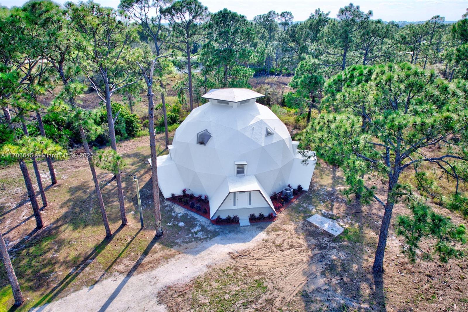 Picture of 119 Martin St, Lake Placid, FL 33852