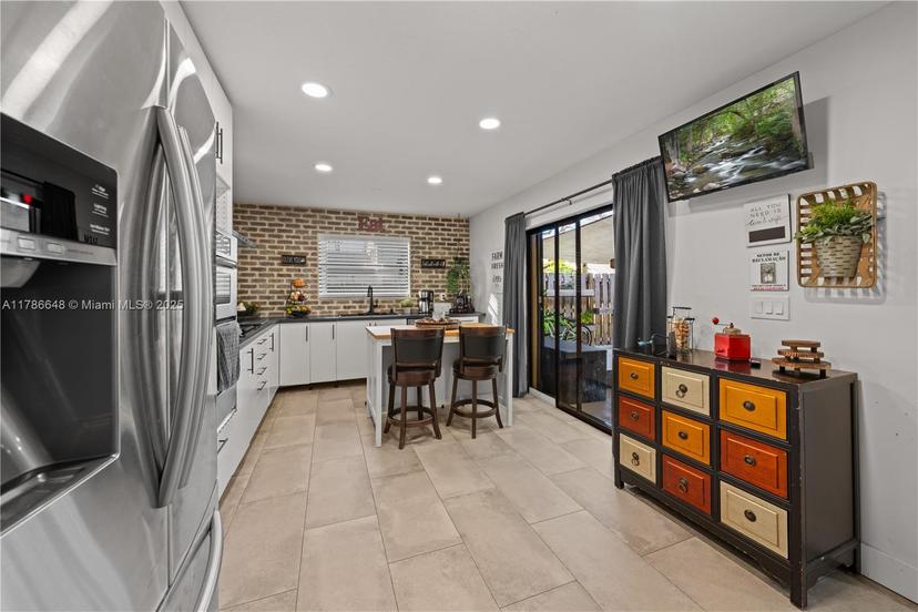 Picture of 14221 SW 94Th Cir Ln # 10, Miami FL 33186