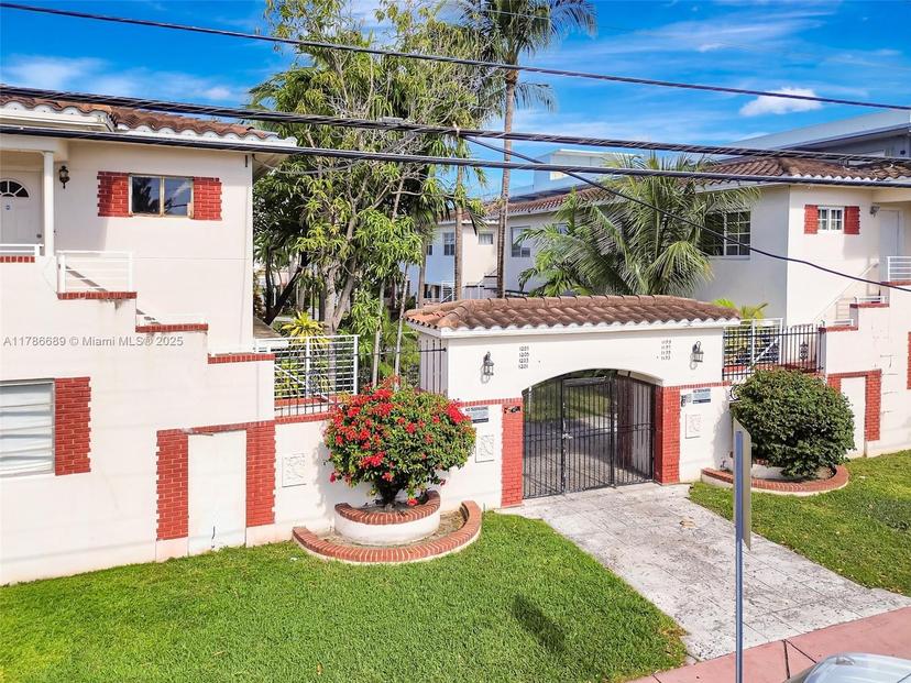 Picture of 1195 Marseille Dr # 5, Miami Beach FL 33141