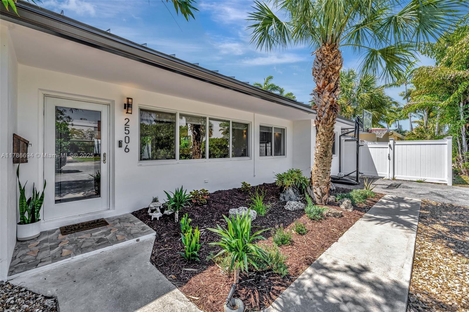 Picture of 2506 NE 30Th St, Fort Lauderdale, FL 33306