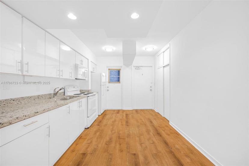 Picture of 6580 Santona St # A18, Coral Gables FL 33146